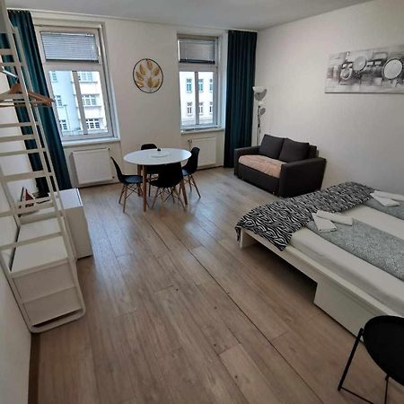 Central Apartment Metro 1 Min. Βιέννη Εξωτερικό φωτογραφία