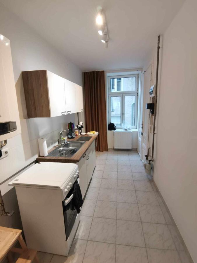 Central Apartment Metro 1 Min. Βιέννη Εξωτερικό φωτογραφία